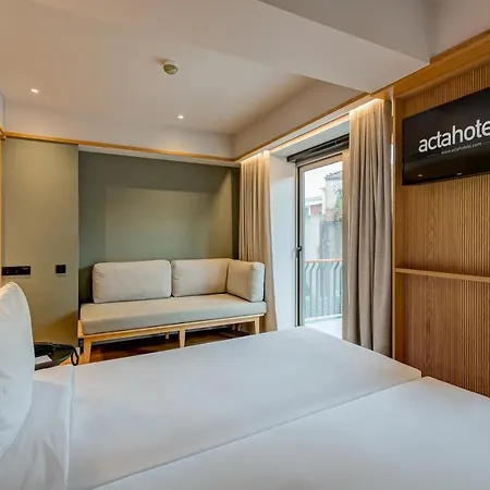 Acta The Clover Hotel